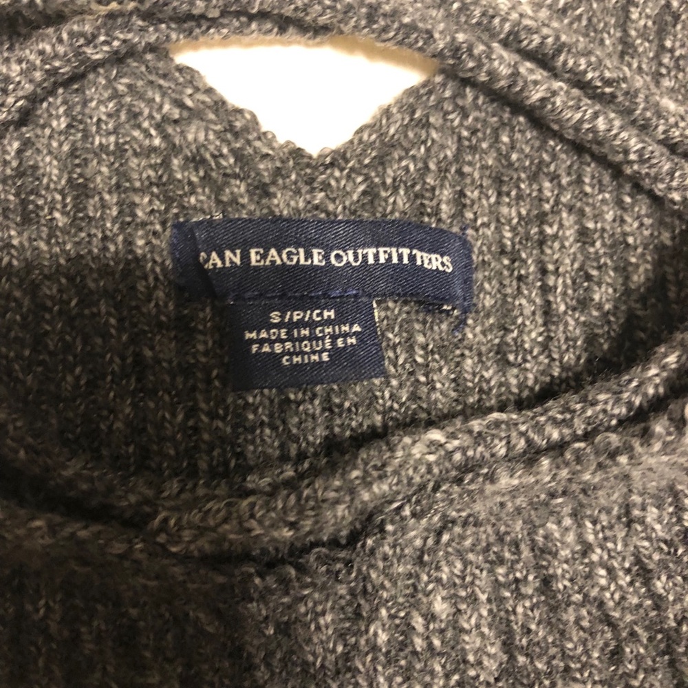 AE grey knitted cropped top